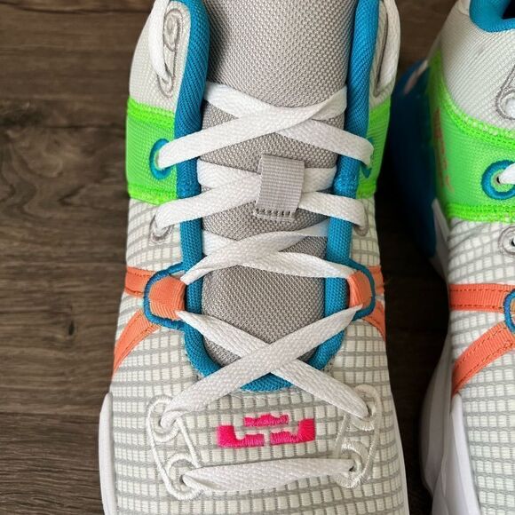 Nike Men's Lebron Witness 7 Basketball Shoe - Picture 6 of 8